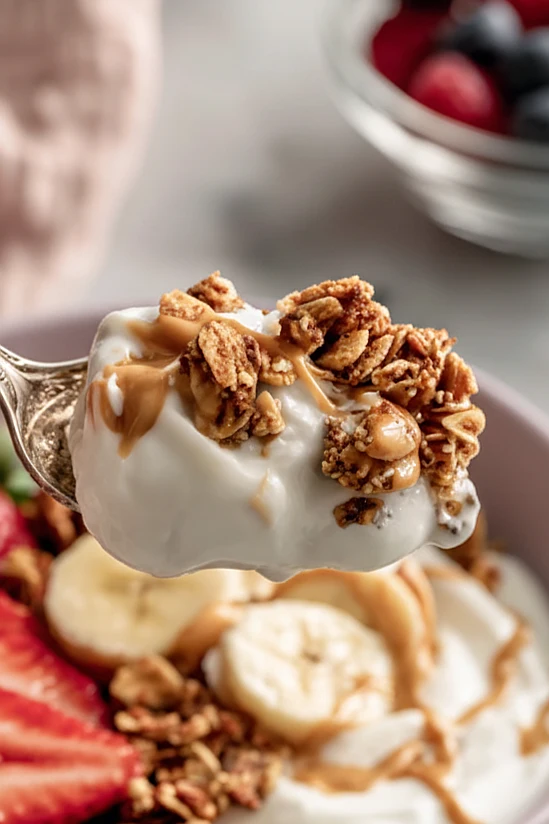 greek yogurt granola bowl